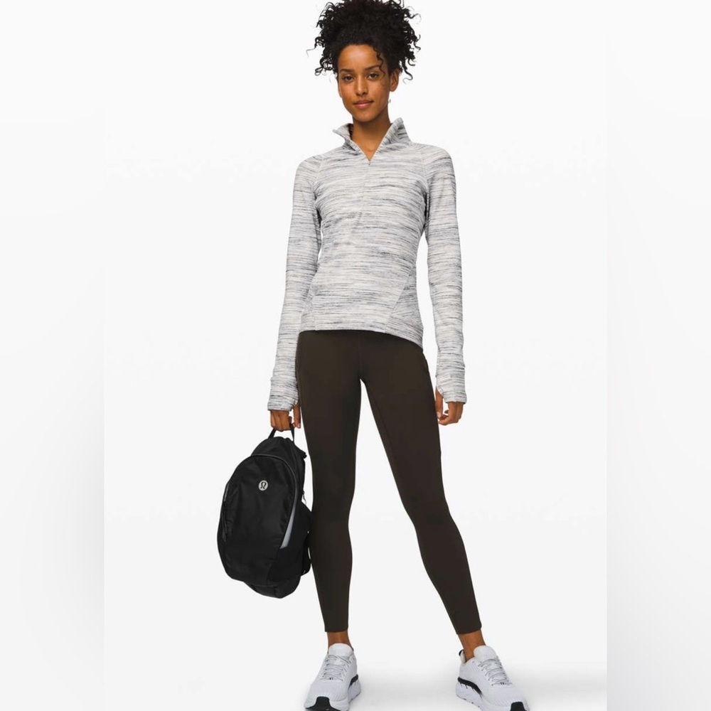 Lululemon Outrun the Elements 1/2
Zip
Space Dye Camo White Silver Spoon✨